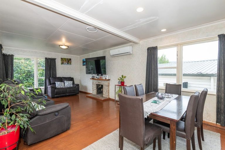 Photo of property in 5 The Strand, Wainuiomata, Lower Hutt, 5014