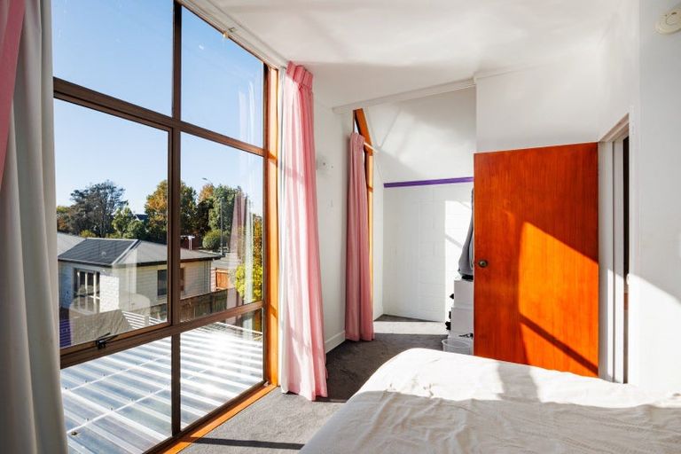 Photo of property in 2/341 College Street, West End, Palmerston North, 4410