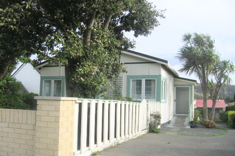 Photo of property in 53 Mana Esplanade, Paremata, Porirua, 5026