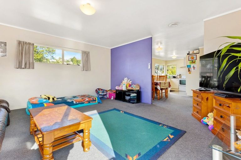 Photo of property in 22 Broadfield Street, Massey, Auckland, 0614