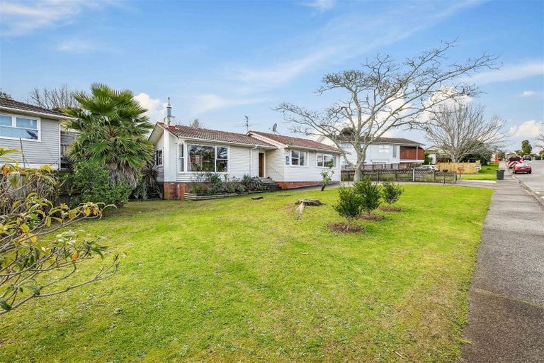 Photo of property in 9 Flaxdale Street, Birkdale, Auckland, 0626
