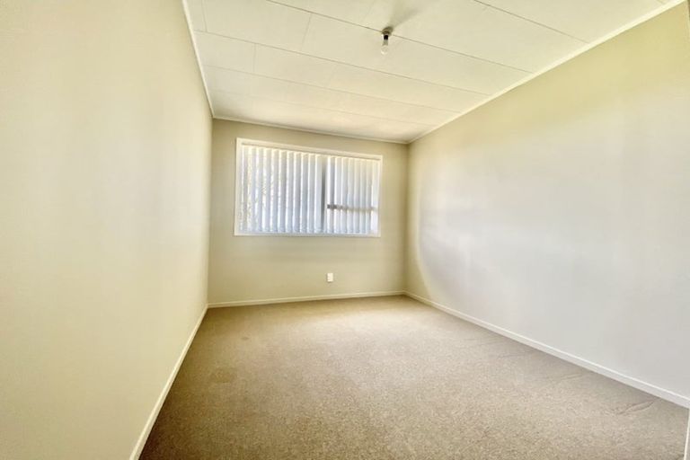 Photo of property in 37 Alabaster Drive, Papatoetoe, Auckland, 2025