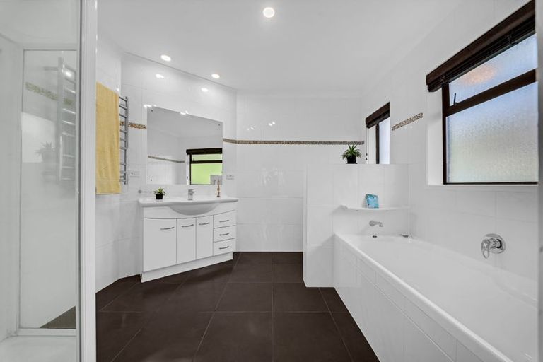 Photo of property in 4 Janome Place, Bucklands Beach, Auckland, 2014