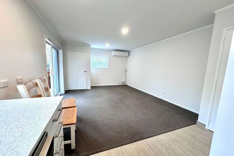 Photo of property in 1a Kiwi Esplanade, Mangere Bridge, Auckland, 2022