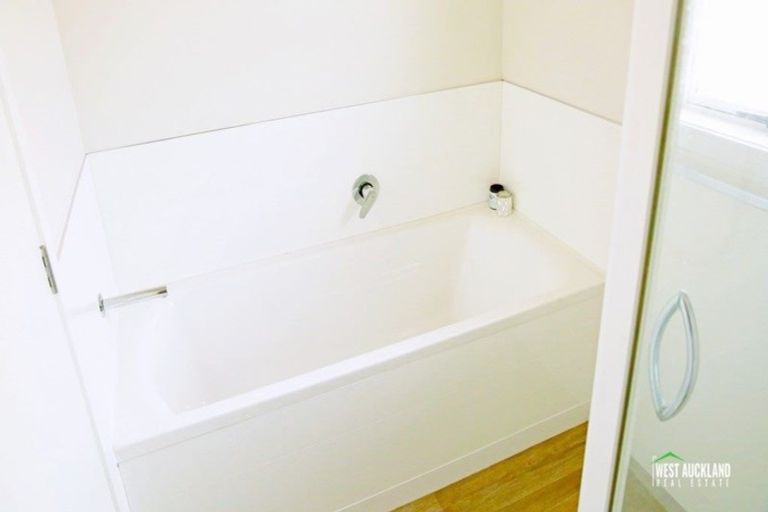 Photo of property in 40 Hindmarsh Street, Henderson, Auckland, 0612