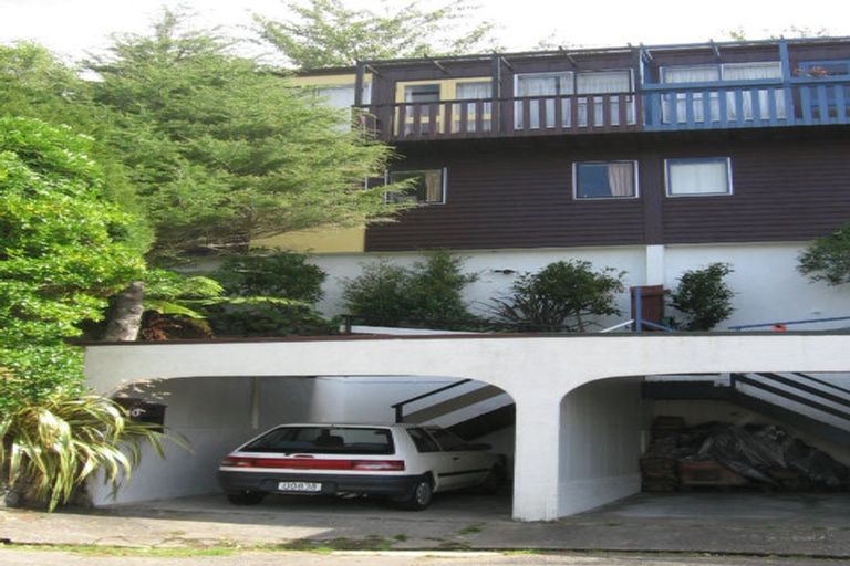 Photo of property in 10 Sandhurst Way, Crofton Downs, Wellington, 6035