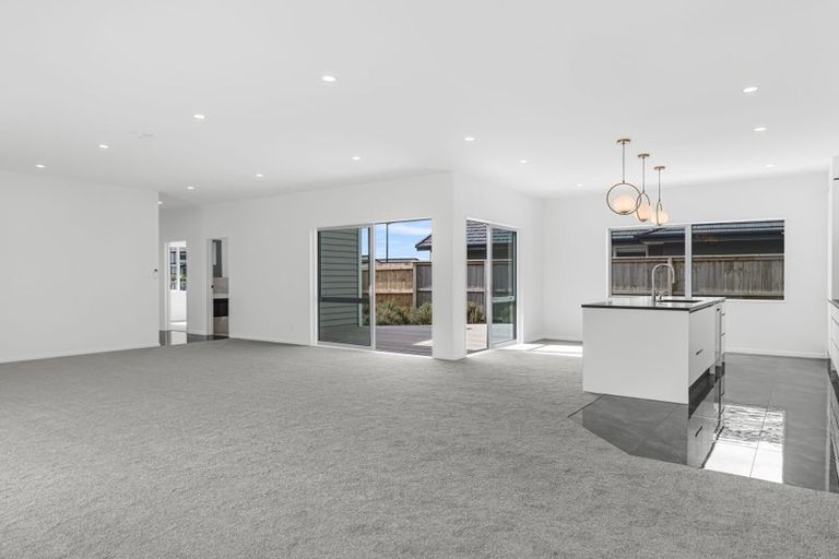 Photo of property in 17 Uatoto Road, Clarks Beach, 2122