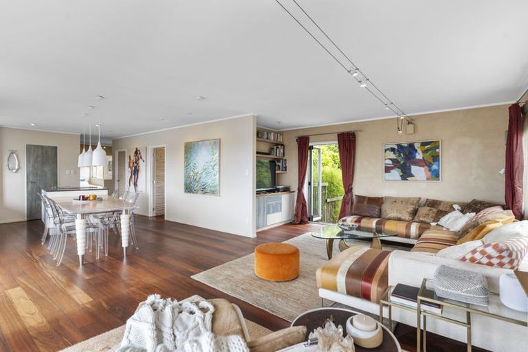 Photo of property in 33 Gretel Place, Hillcrest, Auckland, 0627