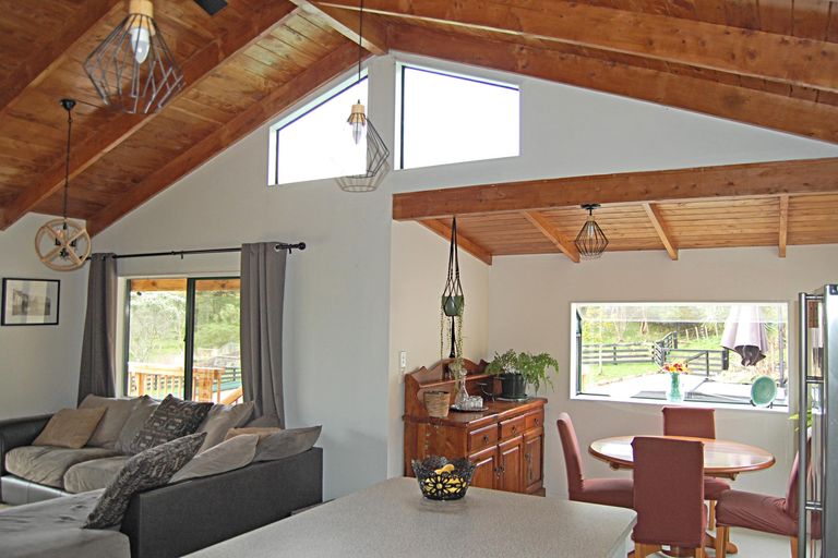 Photo of property in 598a Oneriri Road, Kaiwaka, 0573