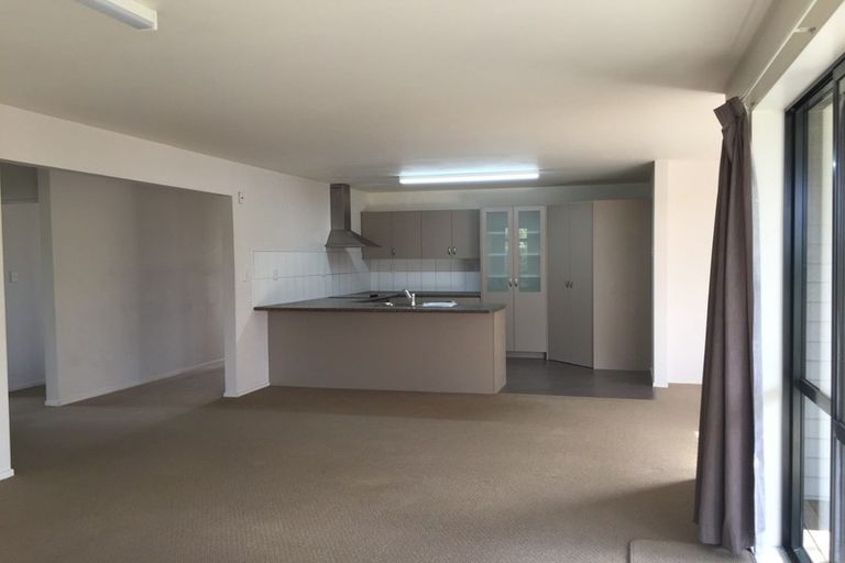 Photo of property in 302b Triangle Road, Massey, Auckland, 0614