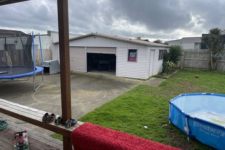 Photo of property in 8 Adel Place, Weymouth, Auckland, 2103