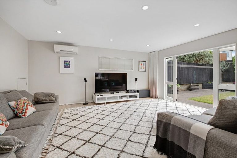 Photo of property in 2/37 Nile Road, Milford, Auckland, 0620