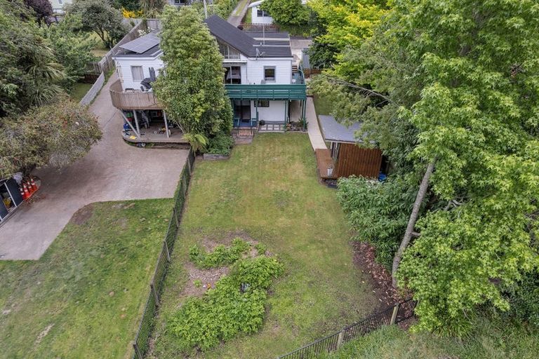 Photo of property in 100b Grand Vue Road, Kawaha Point, Rotorua, 3010