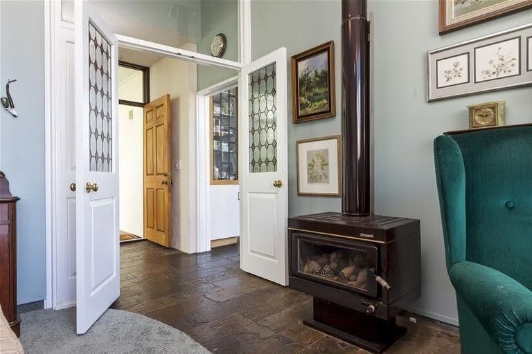 Photo of property in 103 Cascades Road, Pakuranga Heights, Auckland, 2010