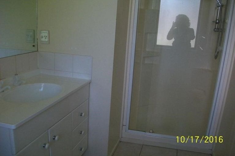 Photo of property in 1/72 Swanson Road, Henderson, Auckland, 0610