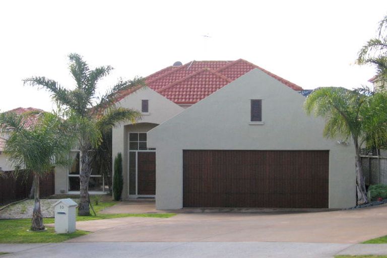 Photo of property in 10 Brooke Ridge Rise, East Tamaki Heights, Auckland, 2016