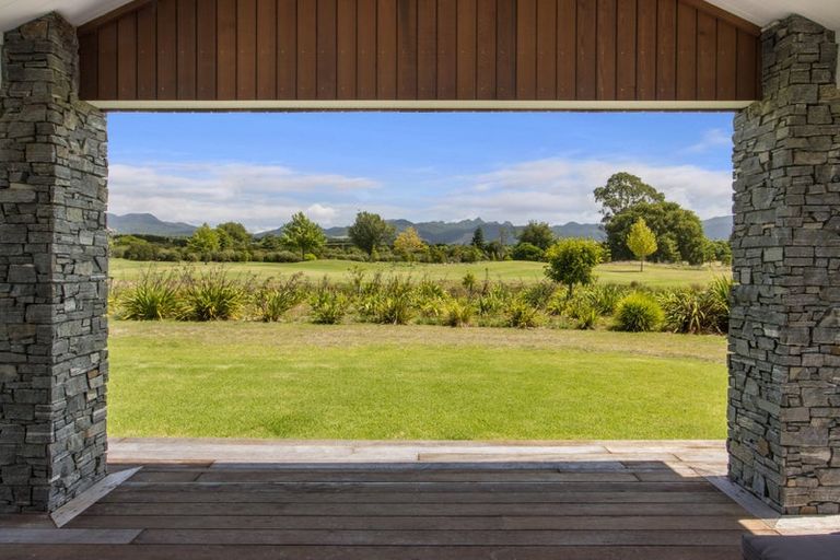 Photo of property in 32 Arran Drive, Aongatete, 3178