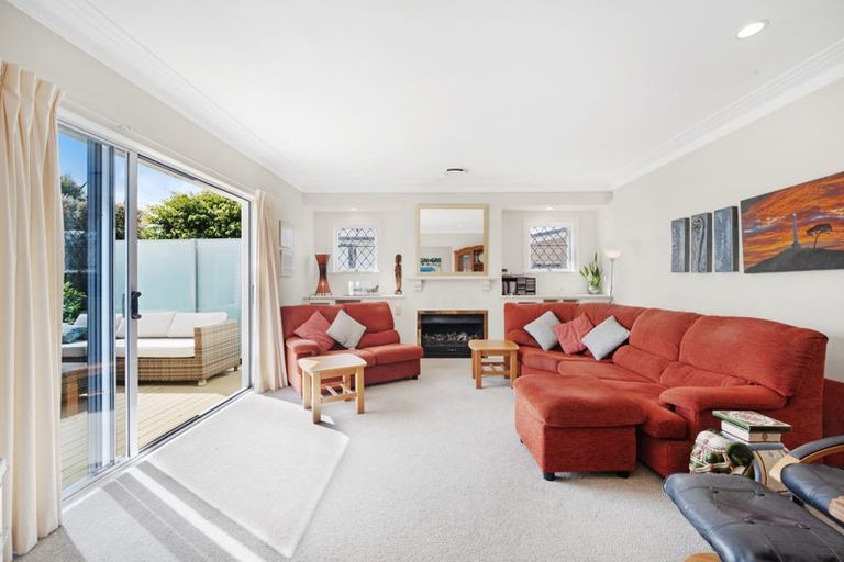Photo of property in 33 Bleakhouse Road, Howick, Auckland, 2014