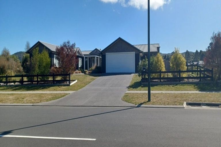 Photo of property in 56 Oakdale Drive, Kinloch, Taupo, 3377