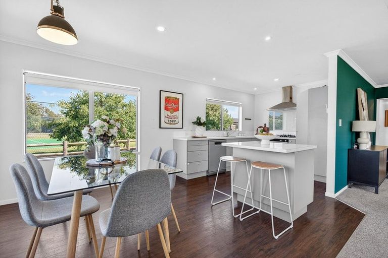 Photo of property in 8 Redwood Lane, Martinborough, 5711