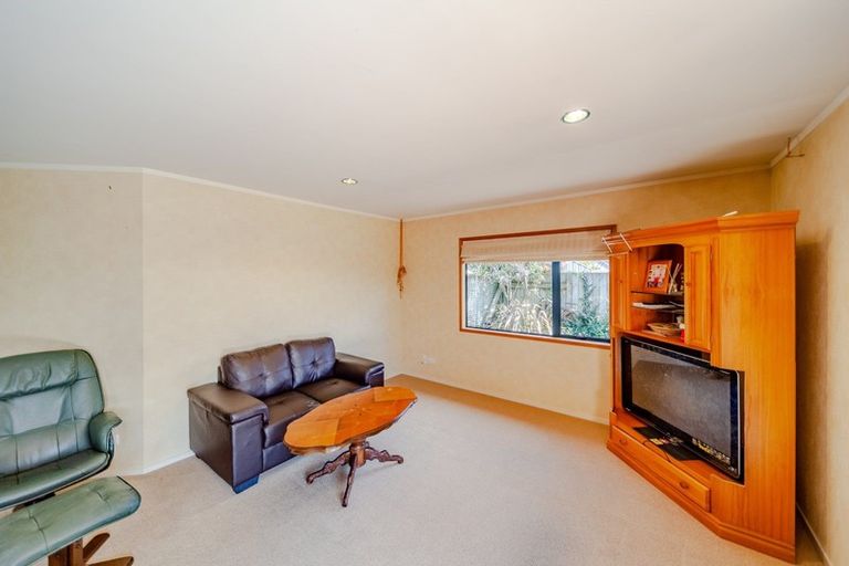 Photo of property in 2 Belgrove Drive, Waipukurau, 4200
