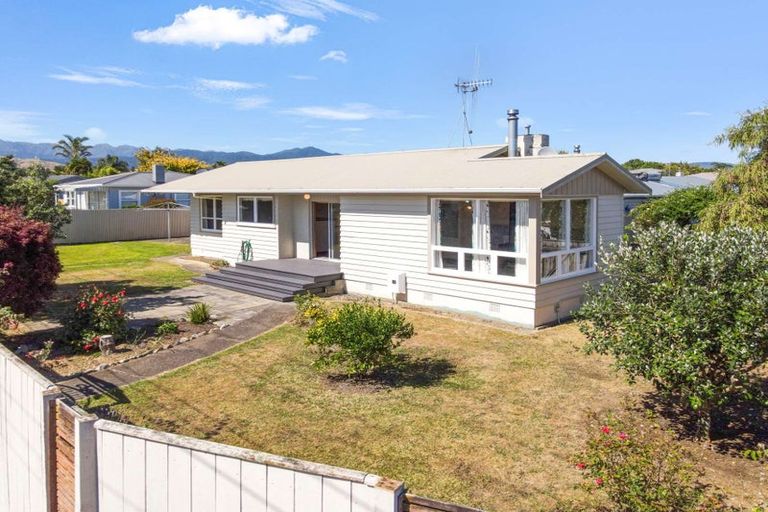Photo of property in 32 Parsons Avenue, Levin, 5510
