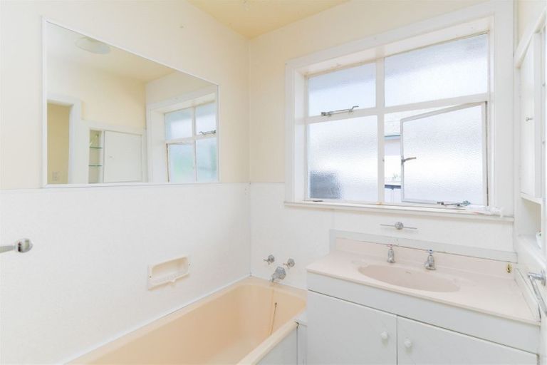 Photo of property in 71 Cutts Road, Russley, Christchurch, 8042