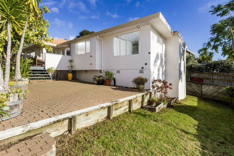 Photo of property in 2 Garden Lane, Torbay, Auckland, 0632