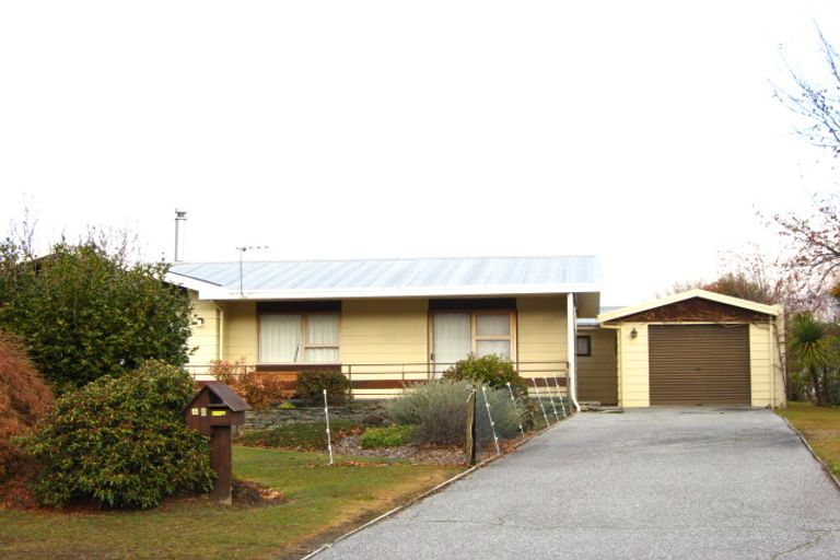 Photo of property in 2 Argyle Place, Arrowtown, 9302