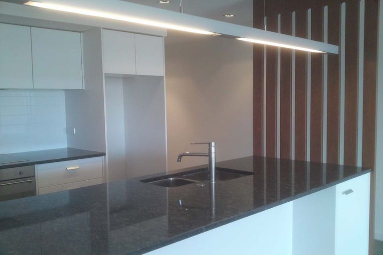 Photo of property in Piermont Apartments, 2e/82 Cable Street, Te Aro, Wellington, 6011