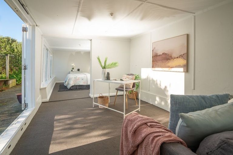 Photo of property in 8 Shannon Street, Mount Victoria, Wellington, 6011