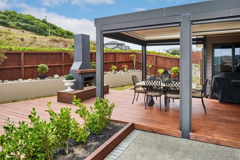 Photo of property in 101 Aotea Drive, Aotea, Porirua, 5024