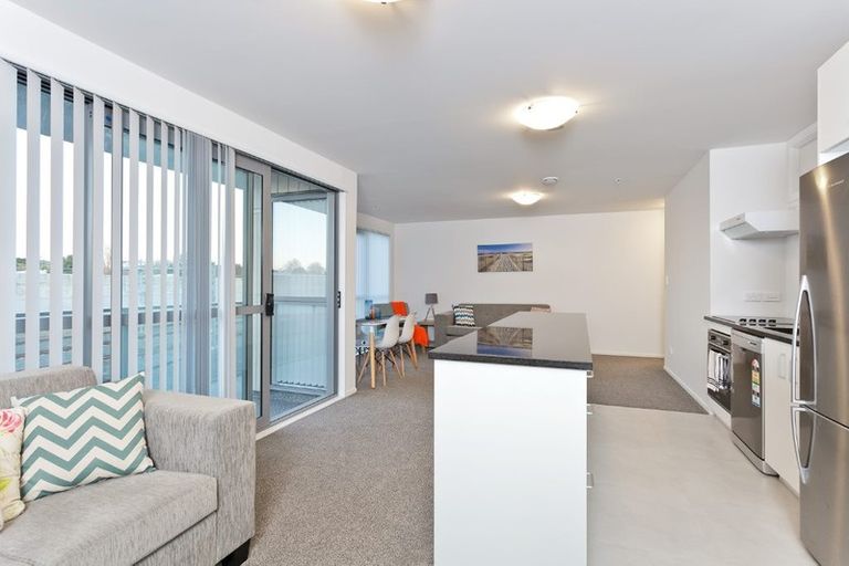 Photo of property in 12/26 Railway Street West, Papakura, 2110