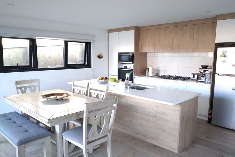 Photo of property in 148a Hutchinsons Road, Bucklands Beach, Auckland, 2014