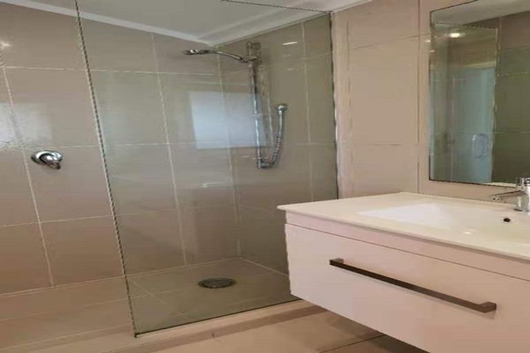 Photo of property in 11 Travis View Drive, Fairview Heights, Auckland, 0632