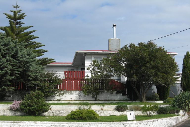 Photo of property in 3 Glenn Street, Castlecliff, Whanganui, 4501