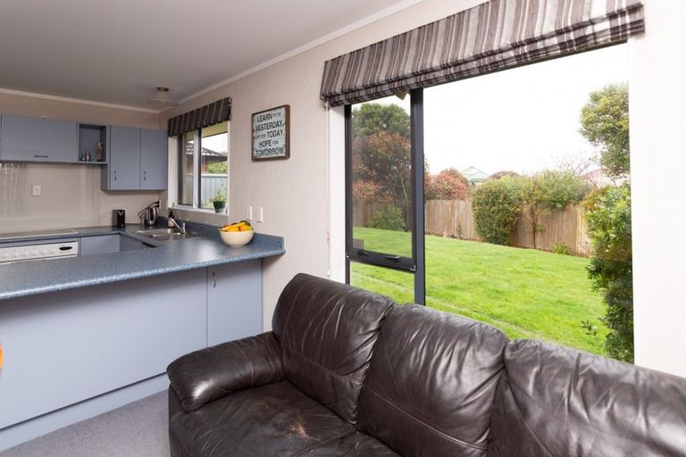 Photo of property in 12 Aspen Way, Kelvin Grove, Palmerston North, 4414