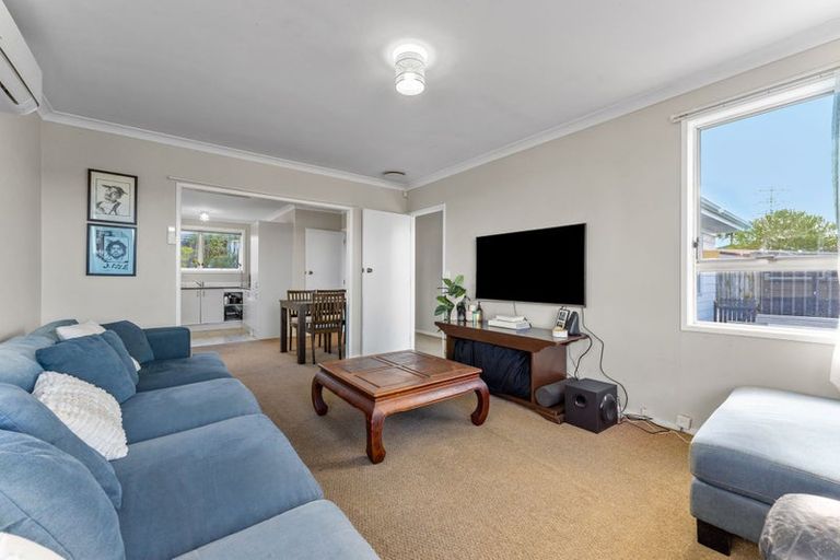 Photo of property in 1/14 Doone Place, Massey, Auckland, 0614