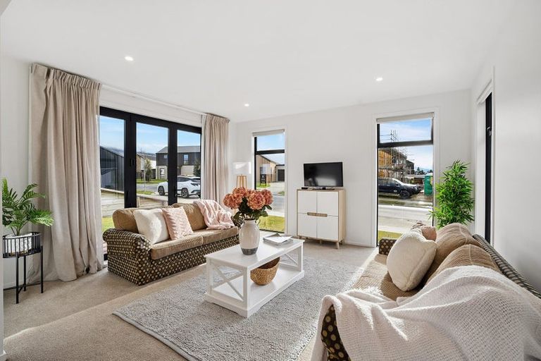 Photo of property in 37 Wallis Drive, Cromwell, 9310