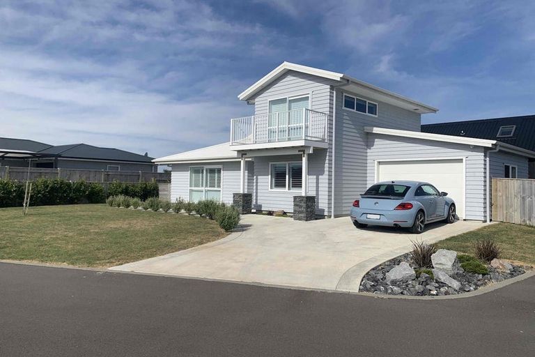 Photo of property in 6 Snappers Lane, Foxton Beach, Foxton, 4815