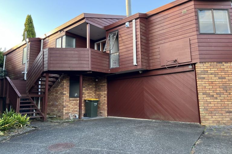 Photo of property in 2/8 Antrim Grove, Bayview, Auckland, 0629