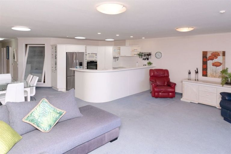 Photo of property in Ocean Apartments, 44-46 Marine Parade, Paraparaumu Beach, Paraparaumu, 5032