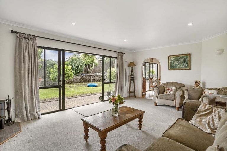 Photo of property in 24 Makiri Street, Helensville, 0800