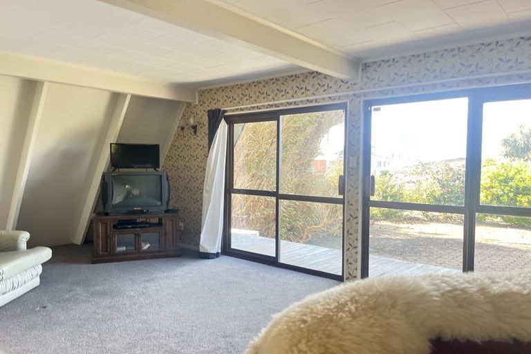 Photo of property in 24 Moana Street, Riverton/aparima, Riverton, 9822