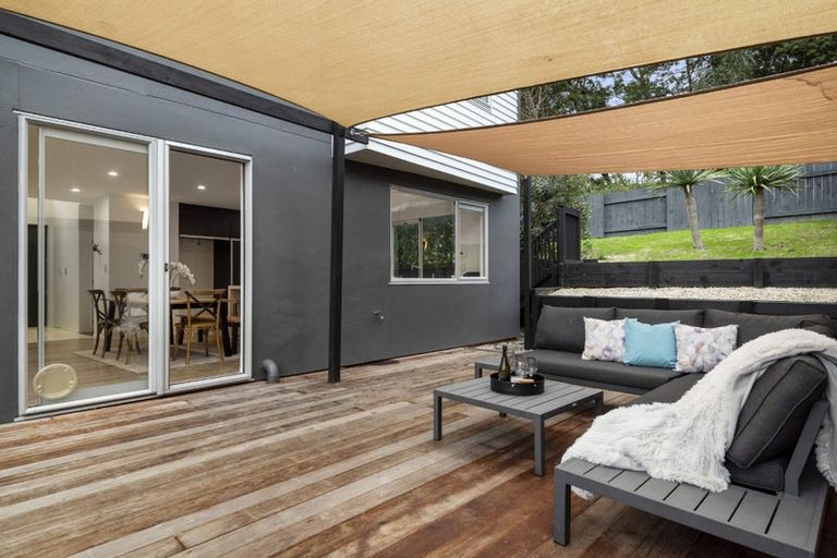 Photo of property in 14 Ilam Lane, Fairview Heights, Auckland, 0632