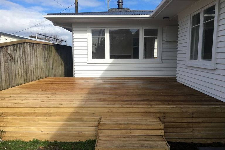 Photo of property in 92 Swanson Road, Henderson, Auckland, 0610