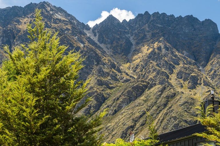 Photo of property in 4 Jackby Court, Jacks Point, Queenstown, 9371