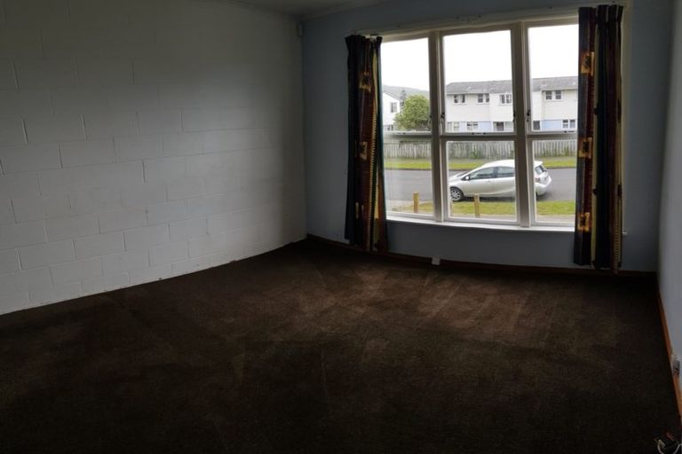 Photo of property in 66-68 Waihora Crescent, Waitangirua, Porirua, 5024