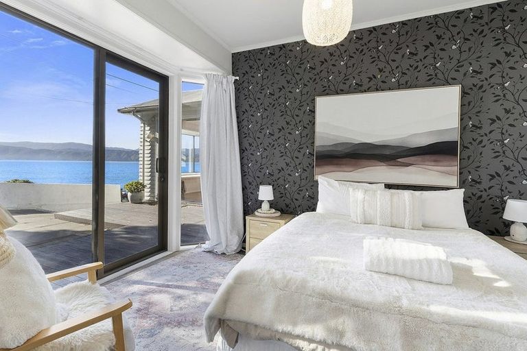Photo of property in 493 Karaka Bay Road, Karaka Bays, Wellington, 6022