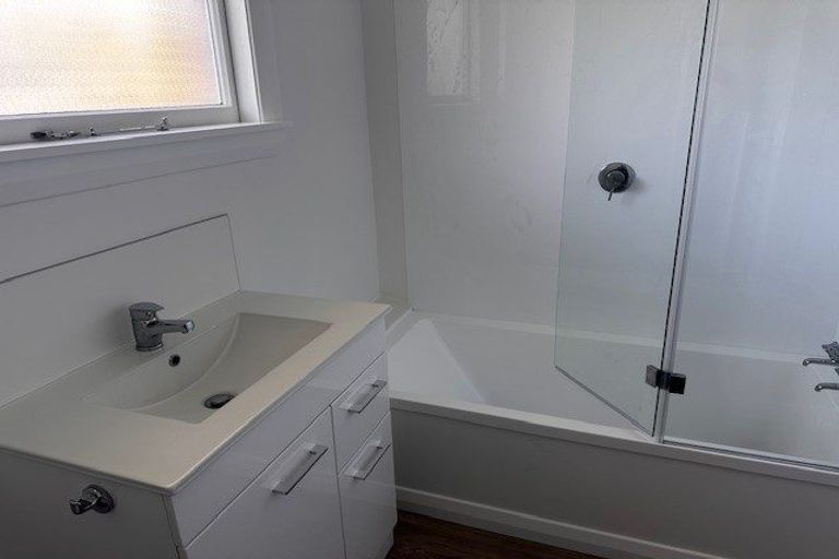 Photo of property in 70 Daniels Road, Redwood, Christchurch, 8051